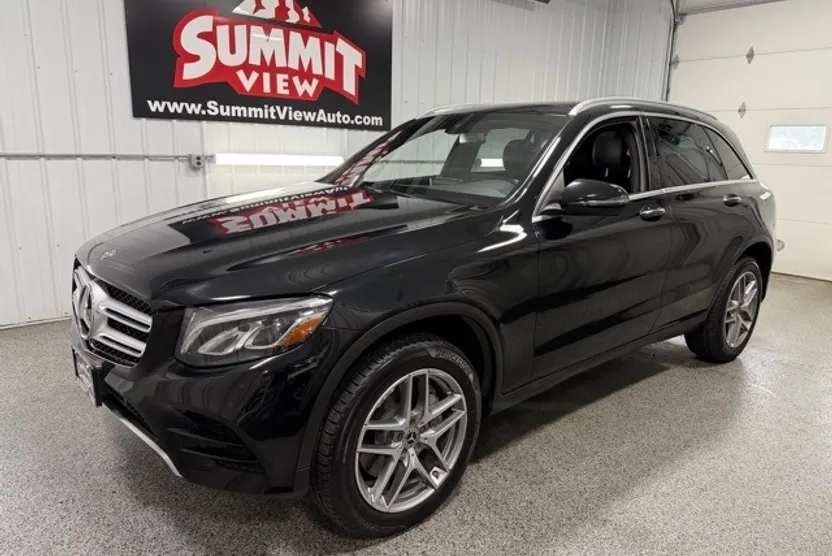 2018 Mercedes Benz GLC 300 4MATIC photo 1