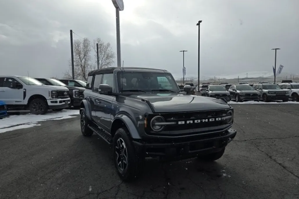 2024 Ford Bronco Outer Banks photo 1