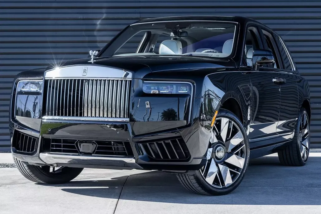 2025 Rolls Royce Cullinan photo 1