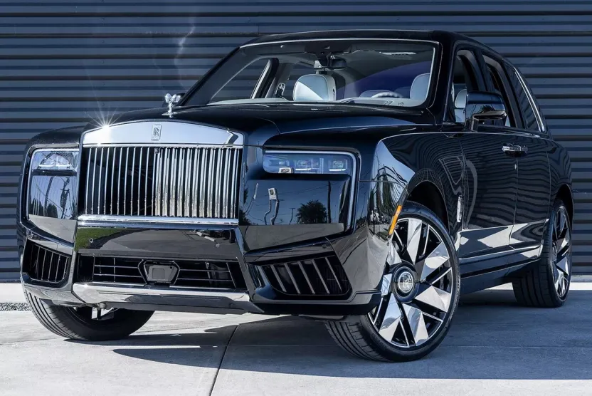 2025 Rolls Royce Cullinan photo 1
