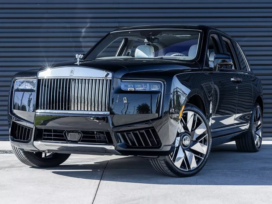 2025 Rolls Royce Cullinan photo 1