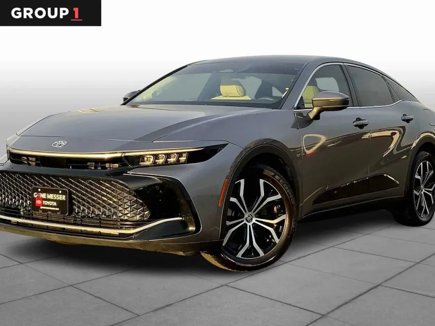 2024 Toyota Crown Limited photo 1