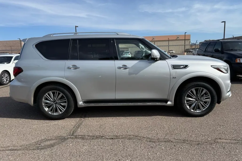 2020 Infiniti QX80 Luxe photo 1