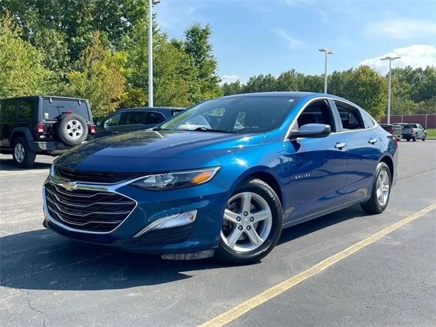 2019 Chevrolet Malibu LS photo 1