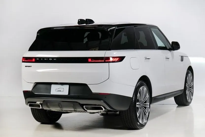 2025 Land Rover Range Rover Sport SE photo 1