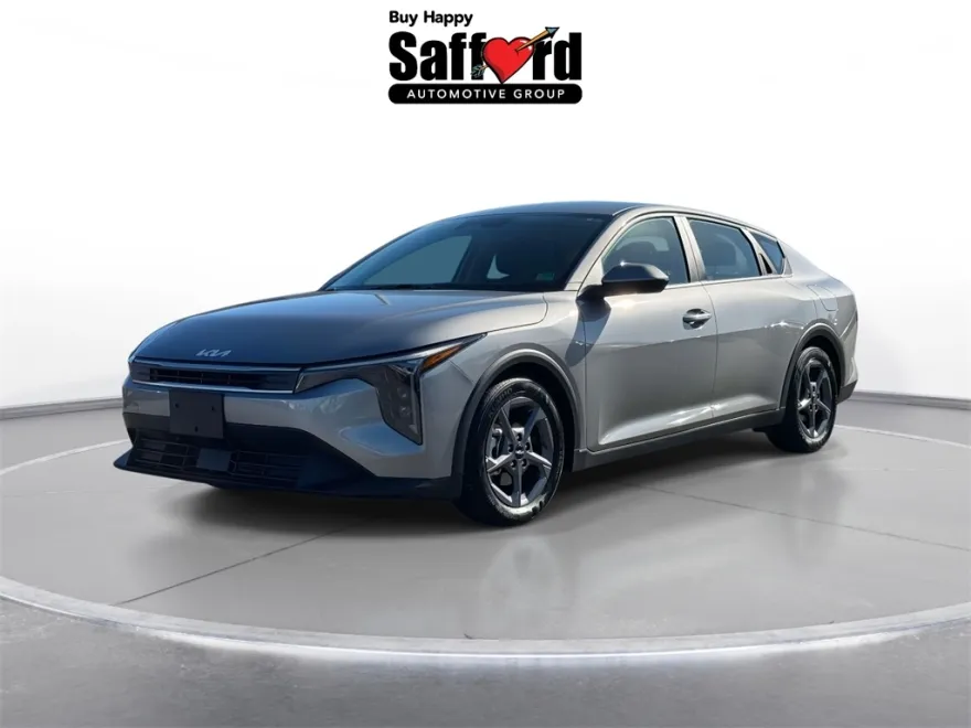 2025 Kia K4 LXS photo 1