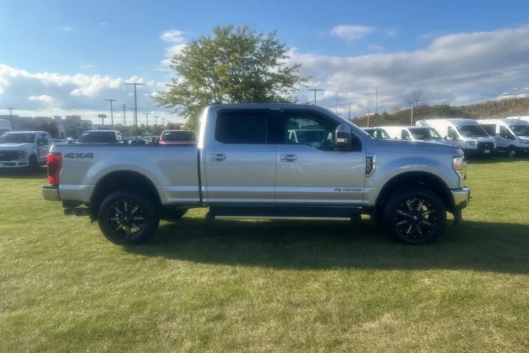 2022 Ford F-250 Lariat photo 1