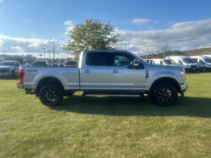 2022 Ford F-250 Lariat photo 1