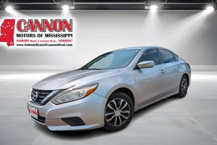 2017 Nissan Altima 2.5 S photo 1