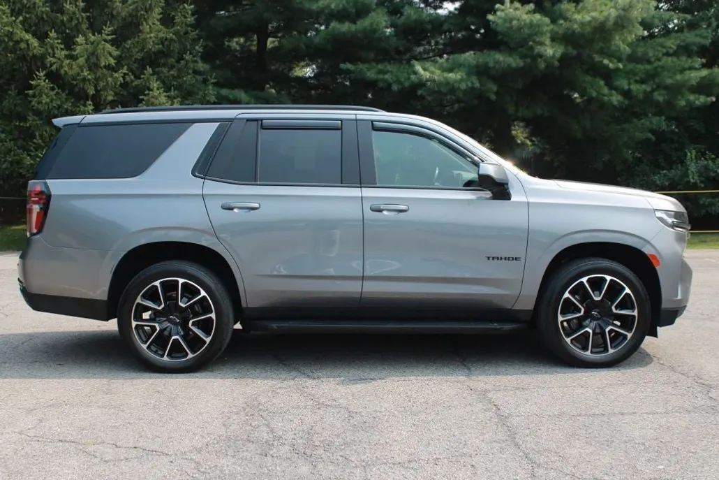 2022 Chevrolet Tahoe RST photo 1