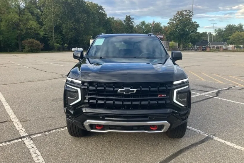 2025 Chevrolet Tahoe Z71 photo 1