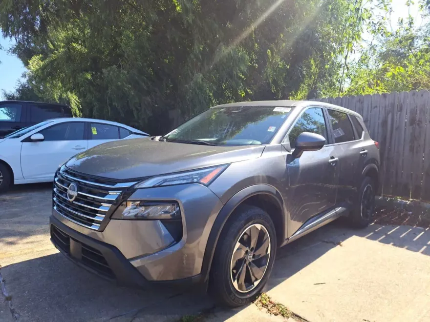 2024 Nissan Rogue SV photo 1