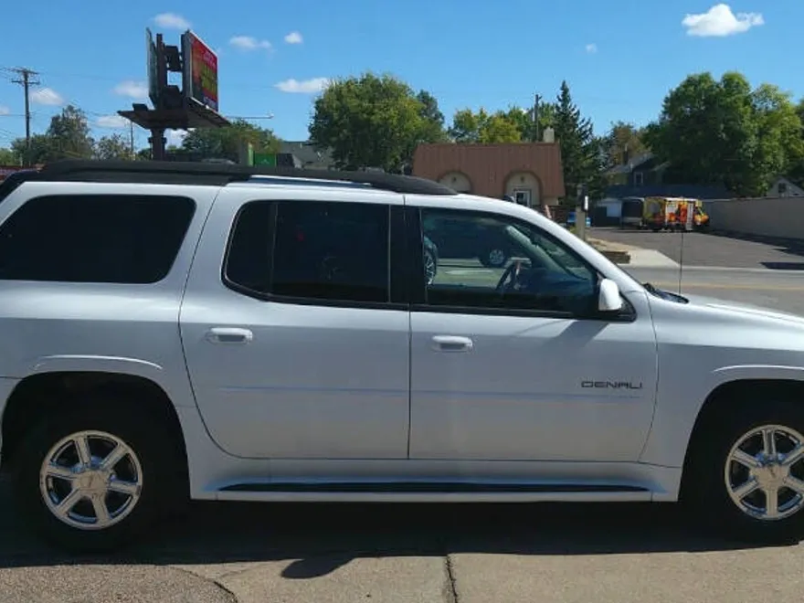 2005 Gmc Envoy XL Denali photo 1