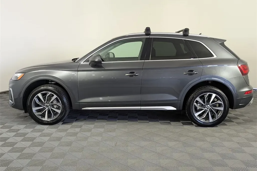 2023 Audi Q5 45 S line Premium photo 1