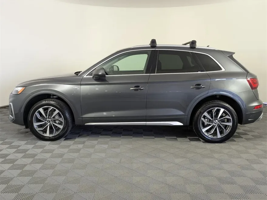 2023 Audi Q5 45 S line Premium photo 1