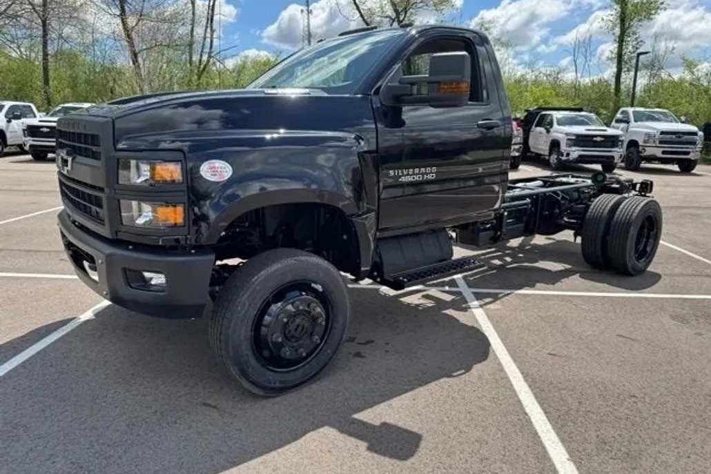 2024 Chevrolet Silverado 4500HD Work Truck photo 1