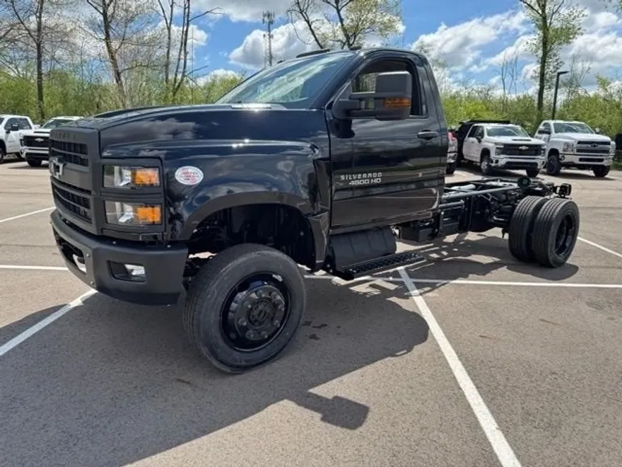 2024 Chevrolet Silverado 4500HD Work Truck photo 1
