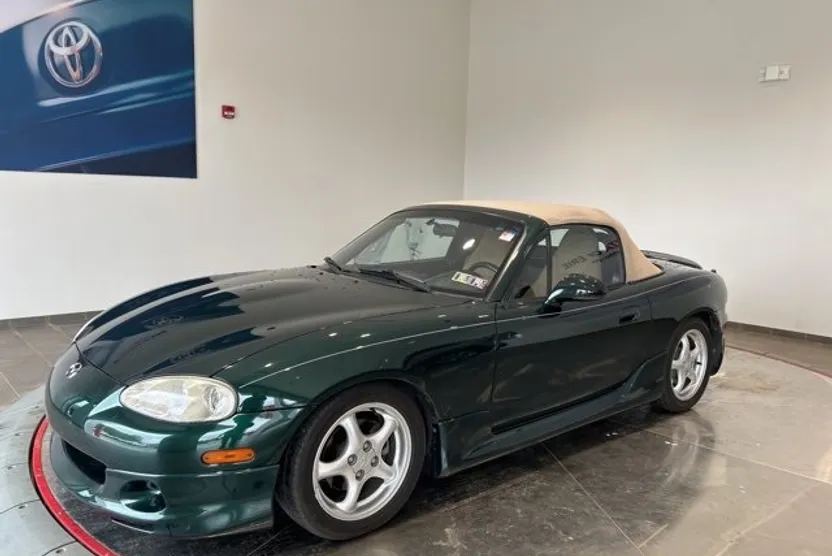 2002 Mazda MX-5 Miata Miata Base photo 1