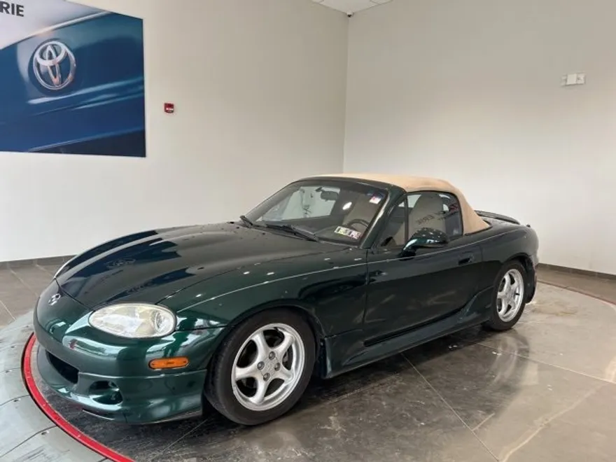 2002 Mazda MX-5 Miata Miata Base photo 1