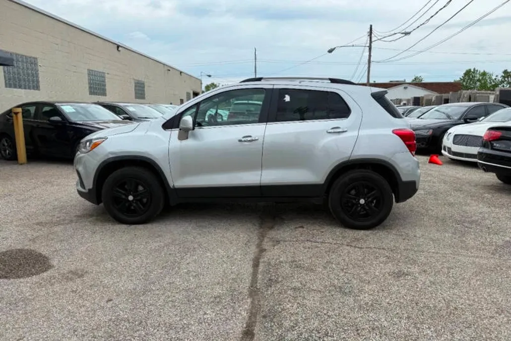 2017 Chevrolet Trax LT photo 1