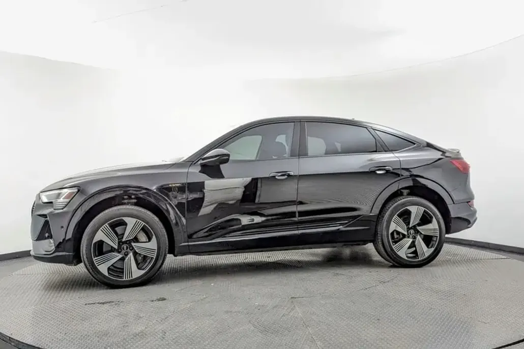 2021 Audi e-tron Sportback Prestige photo 1