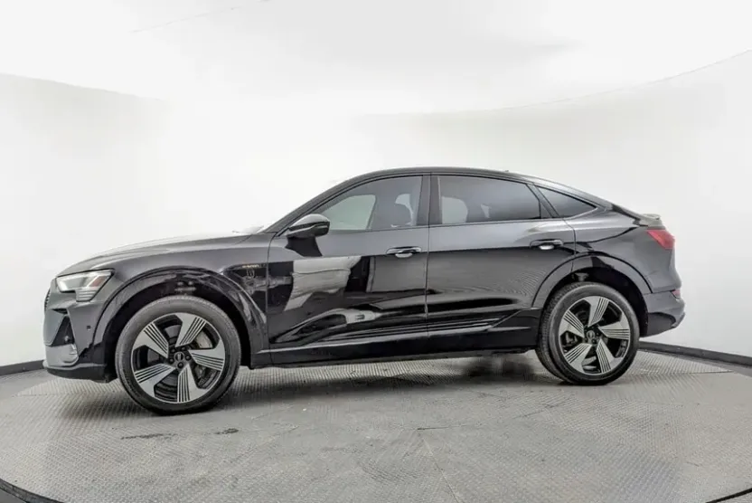 2021 Audi e-tron Sportback Prestige photo 1