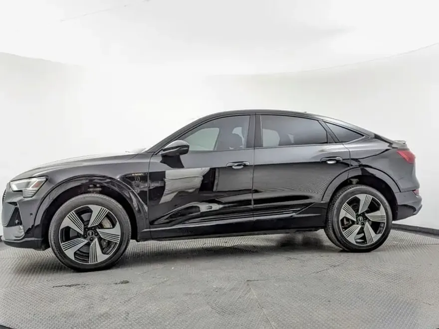 2021 Audi e-tron Sportback Prestige photo 1