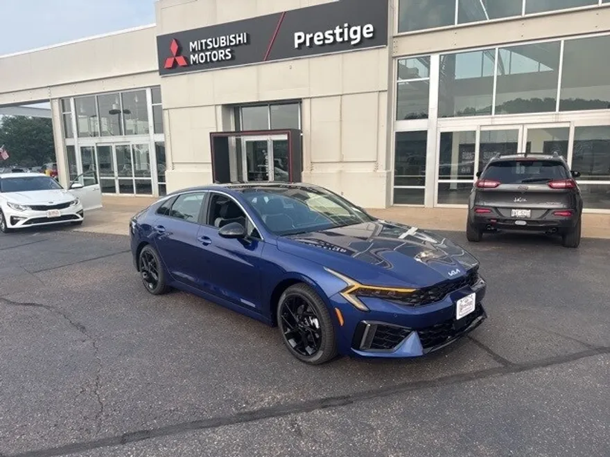 2026 Kia K5 GT-Line photo 1