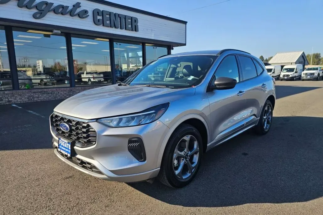 2024 Ford Escape ST-Line photo 1