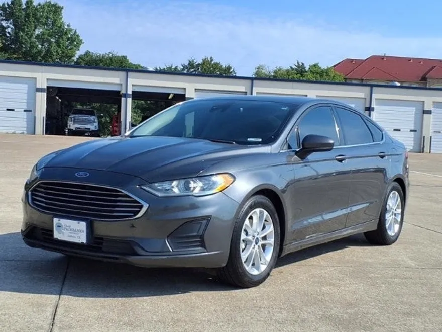 2019 Ford Fusion SE photo 1