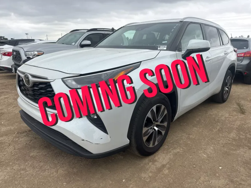 2023 Toyota Highlander L photo 1