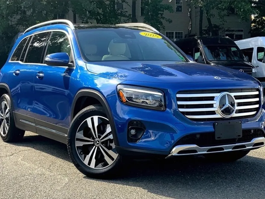 2025 Mercedes Benz GLB 250 4MATIC photo 1