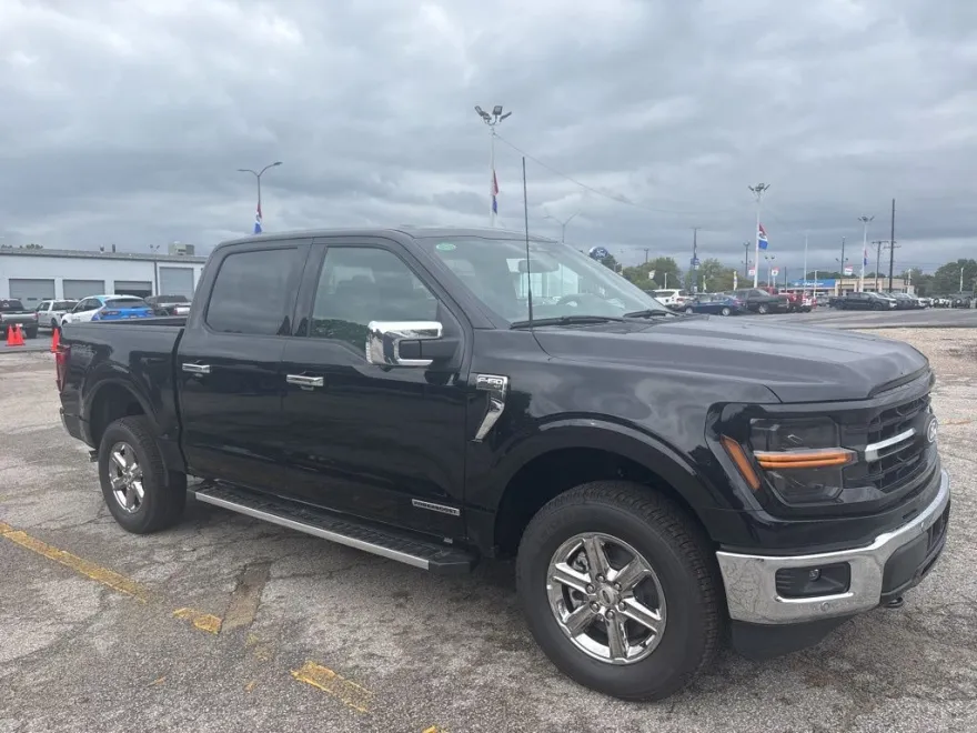 2025 Ford F-150 XLT photo 1