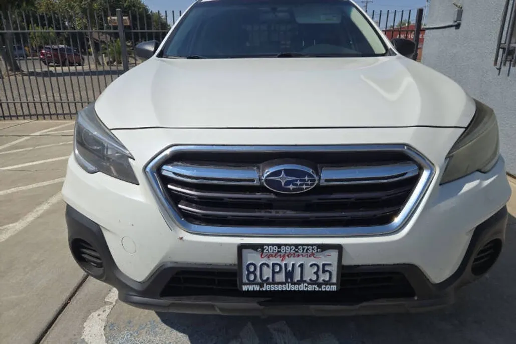 2018 Subaru Outback 2.5i photo 1