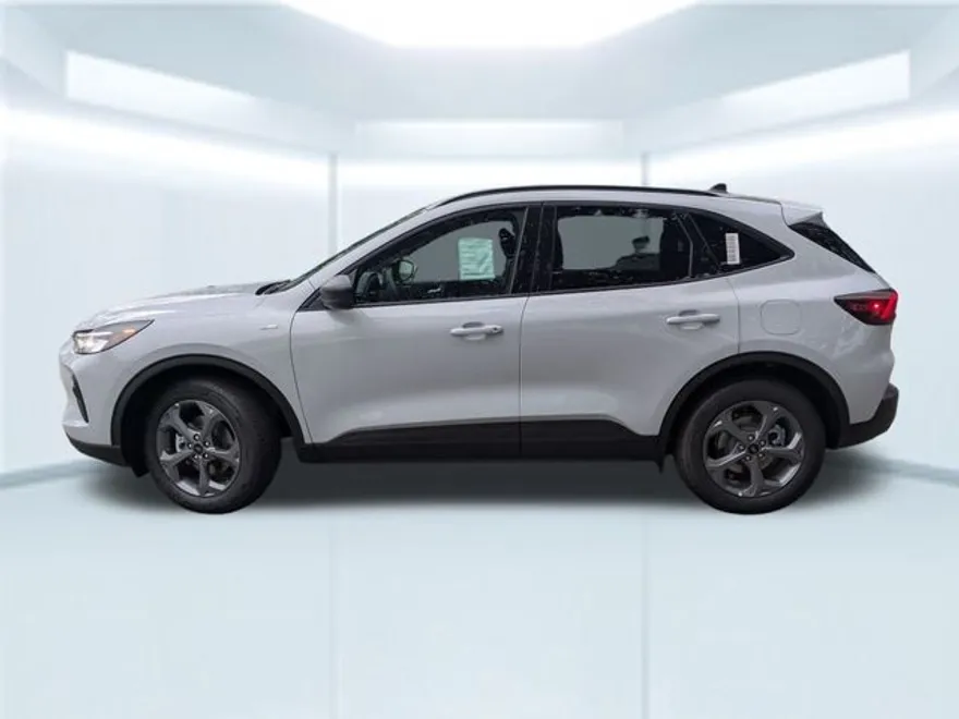 2025 Ford Escape ST-Line photo 1