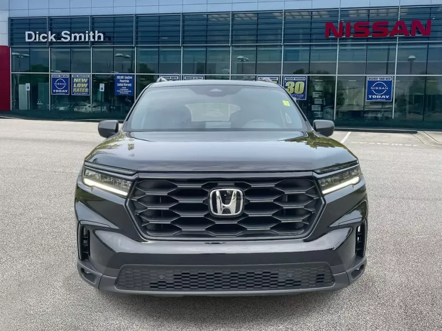 2025 Honda Pilot Sport photo 1