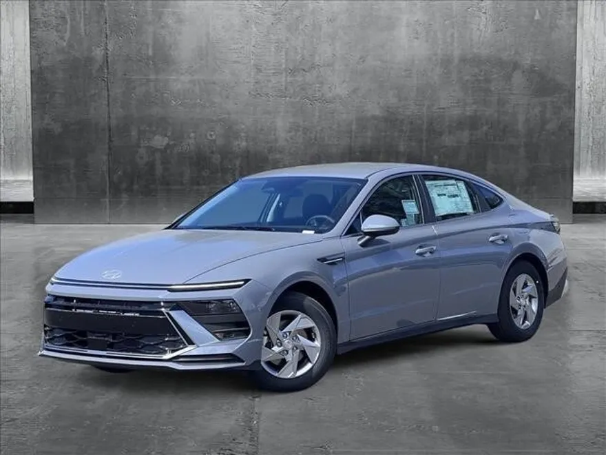 2025 Hyundai Sonata SE photo 1