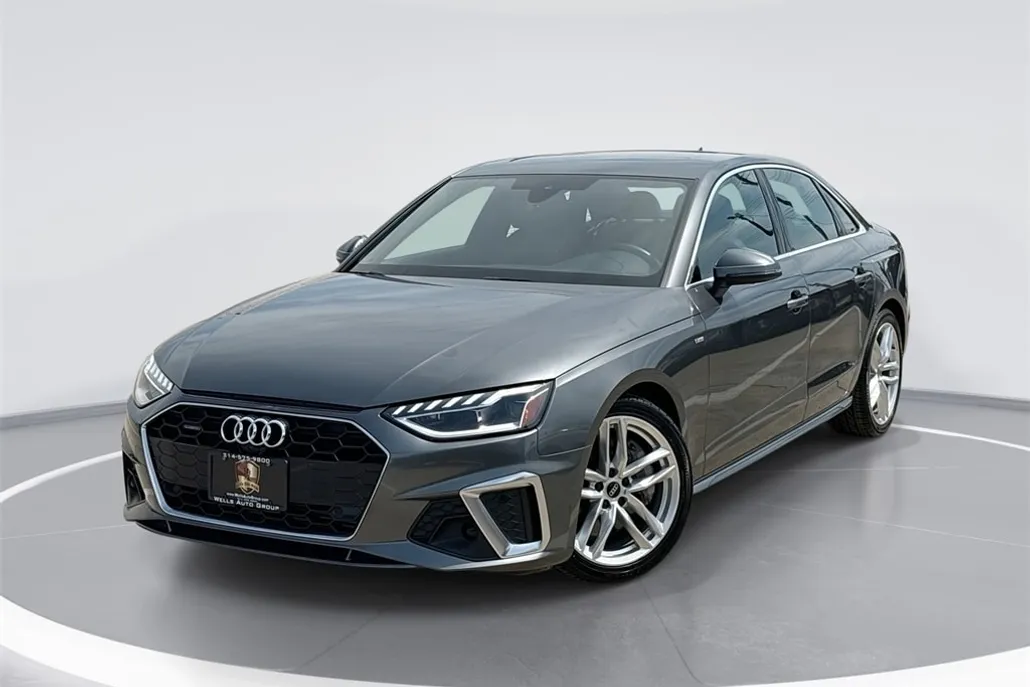 2023 Audi A4 45 S line Premium Plus photo 1
