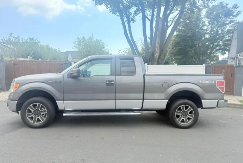 2011 Ford F-150 XLT photo 1