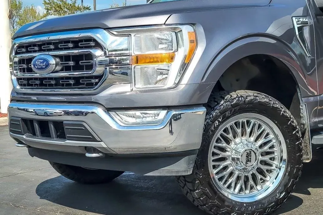 2021 Ford F-150 XLT photo 1