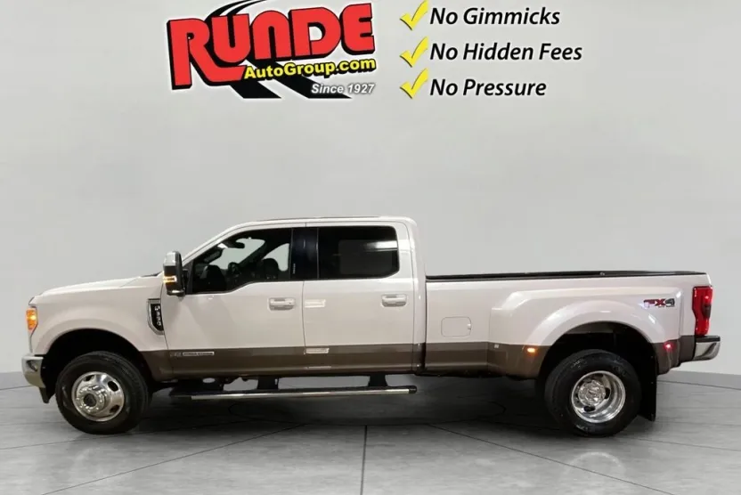 2017 Ford F-350 Lariat photo 1