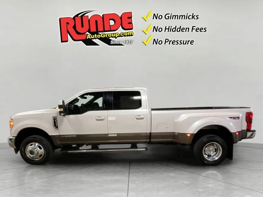 2017 Ford F-350 Lariat photo 1