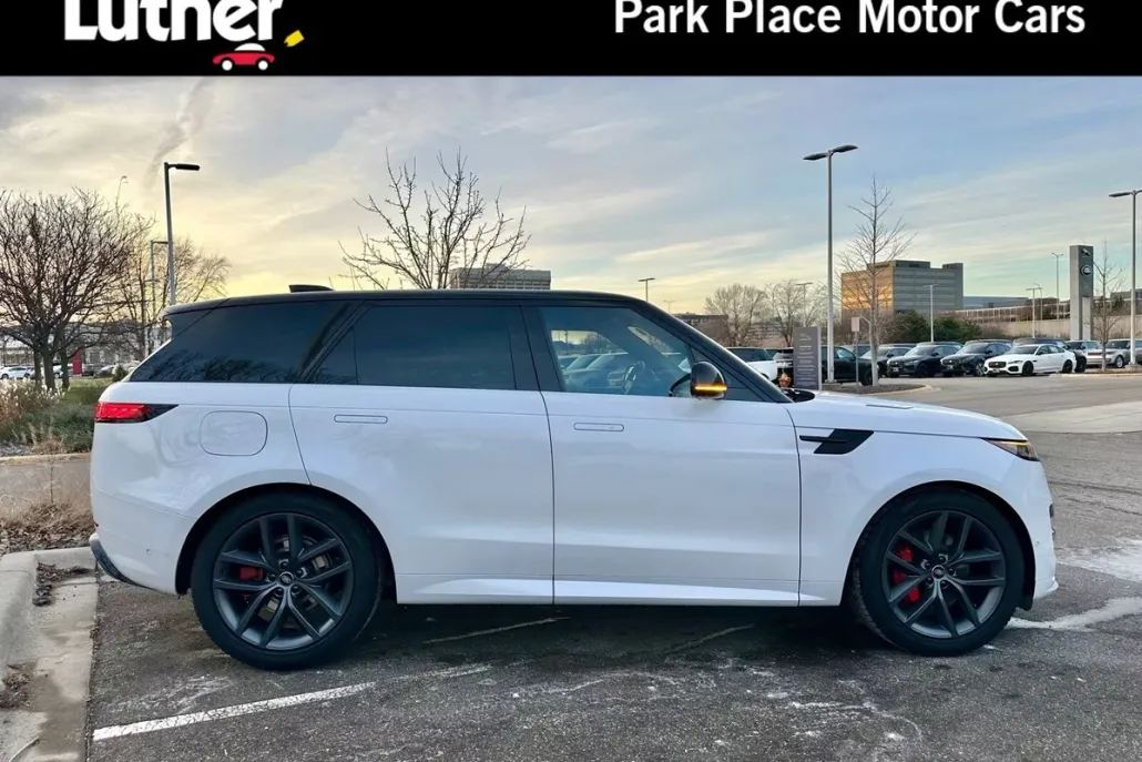 2024 Land Rover Range Rover Sport SE photo 1