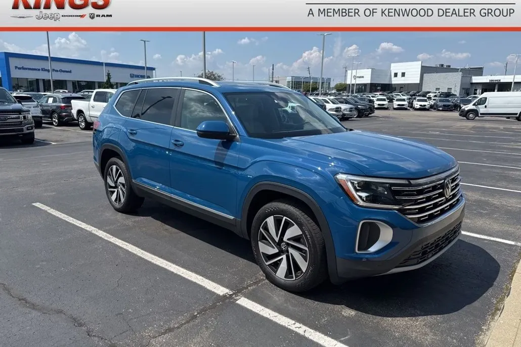 2025 Volkswagen Atlas SEL photo 1