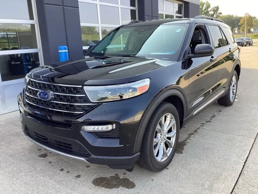 2022 Ford Explorer XLT photo 1