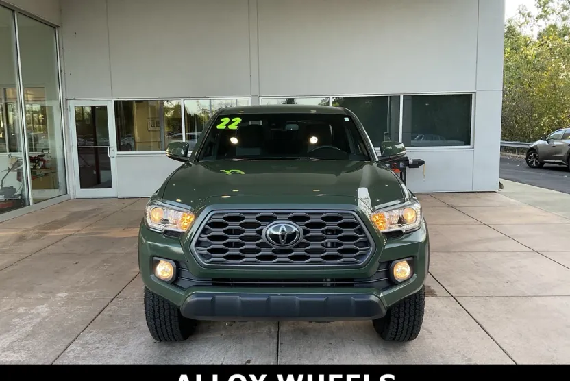 2022 Toyota Tacoma TRD Off-Road photo 1