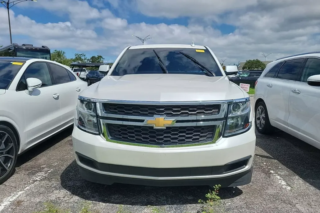 2019 Chevrolet Tahoe LT photo 1