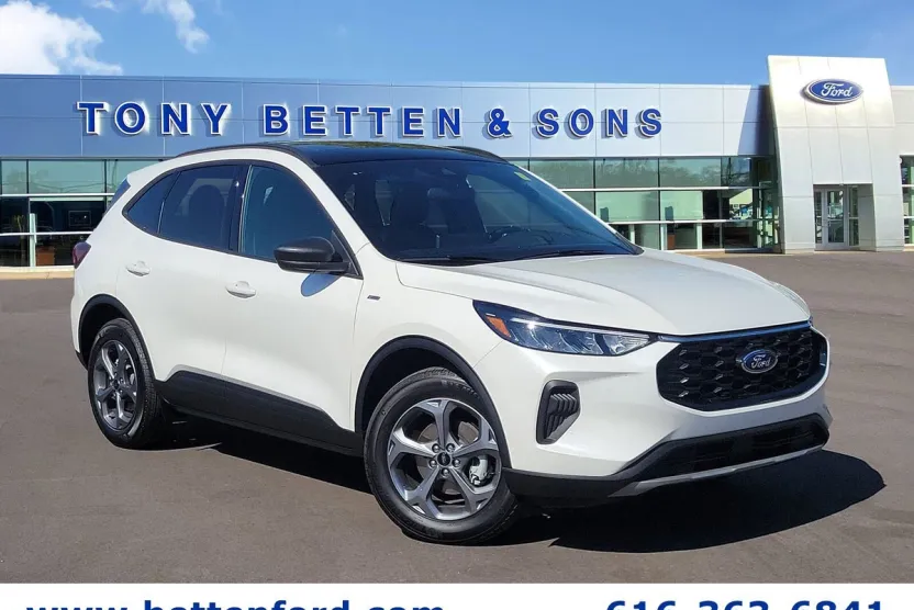 2025 Ford Escape ST-Line photo 1