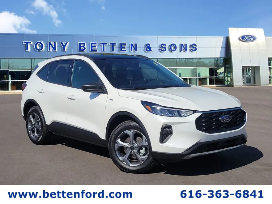 2025 Ford Escape ST-Line photo 1