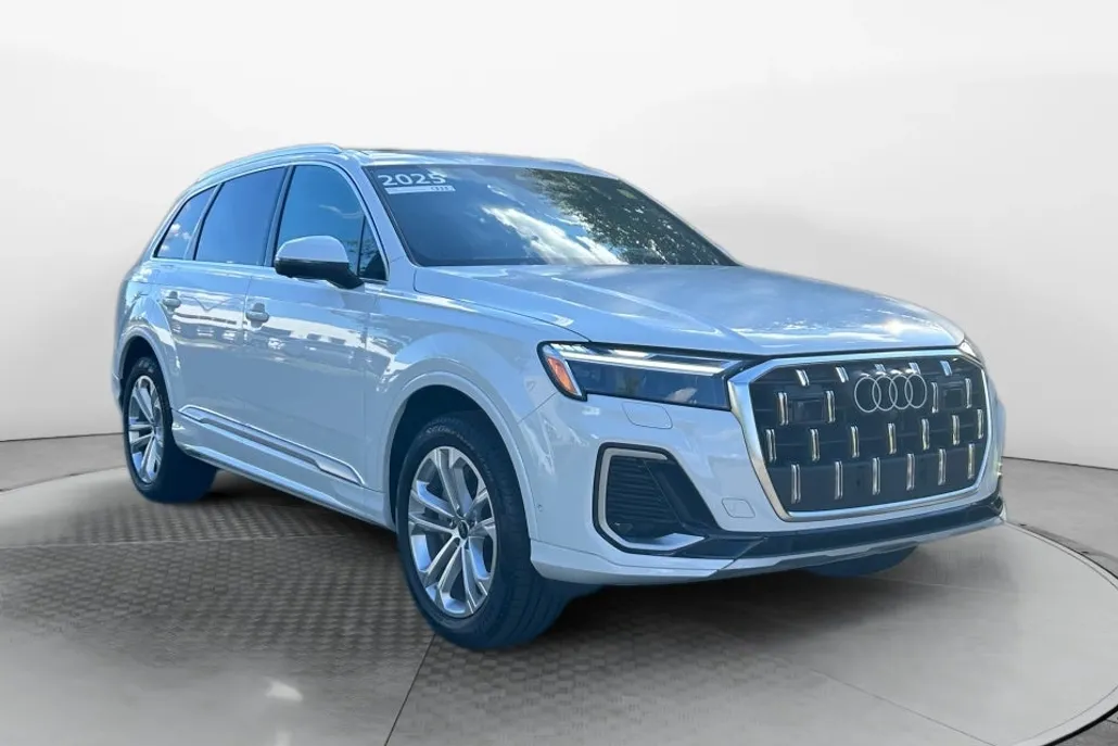 2025 Audi Q7 Premium 45 photo 1